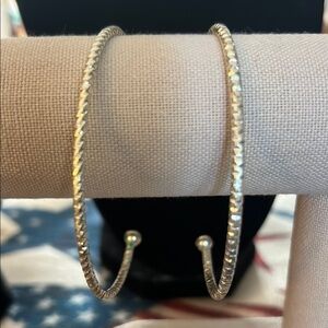 Elegant silver bracelet set